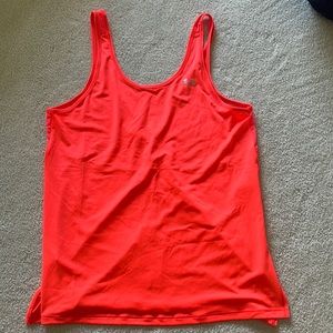 Under Armour tank, like new
